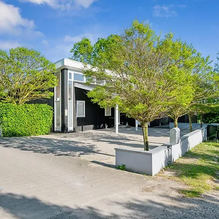 Vakantiehuis Beautiful And Well-designed With Sea View, Spacious Terraces And Just 200 Metres From The Child-friendly Femmoller And Close *