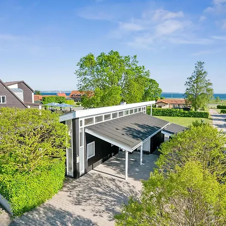 Beautiful And Well-designed With Sea View, Spacious Terraces And Just 200 Metres From The Child-friendly Femmoller And Close Vakantiehuis *
