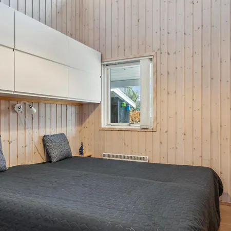 Casa vacanze Beautiful And Well-designed With Sea View, Spacious Terraces And Just 200 Metres From The Child-friendly Femmoller And Close